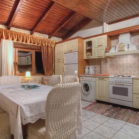 Alexandros Villa