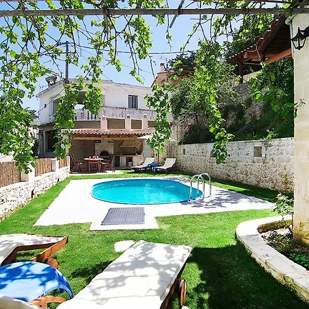 Alexandros Villa